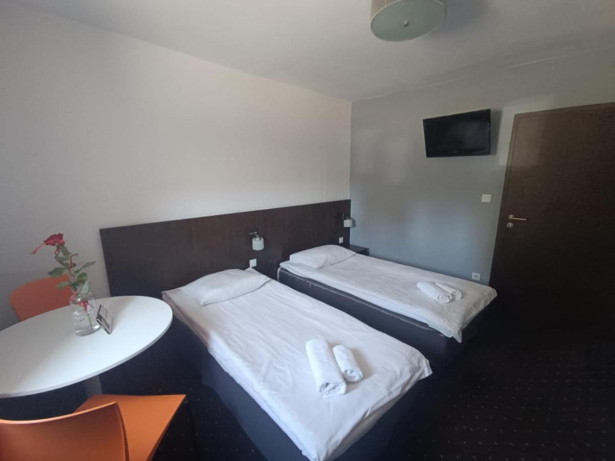 Aparthotel Strefa Budget Tychy Eksteriør billede